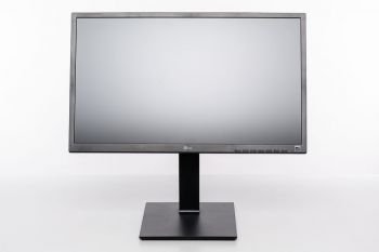 LG 24CK550W-3A Ansicht vorn in der höchsten Stellung