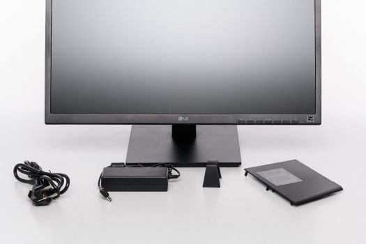 Lieferumfang des LG 24CK550W-3A