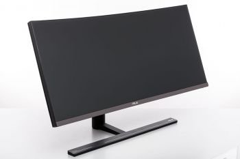Ansicht Monitor mit komplette Drehung nach rechts