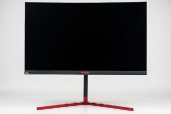 Monitor in der höchsten Stellung von vorn