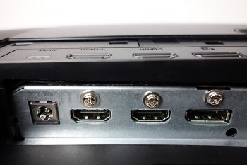 1 x DisplayPort, 2 x HDMI sowie der Stromanschluss des ASUS MX38VC
