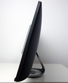 Die Veränderung der Display-Neigung ist die einzige Einstllungsmöglichkeit