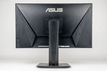 Monitor in der höchsten Stellung von hinten