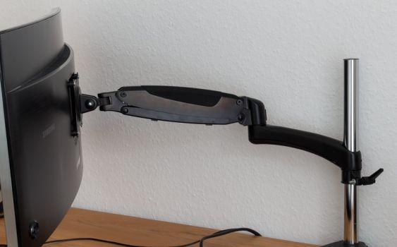 Voll ausgefahrener Monitor-Arm
