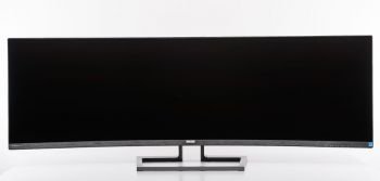 Ansicht Monitor von vorn in der niedrigsten Stellung