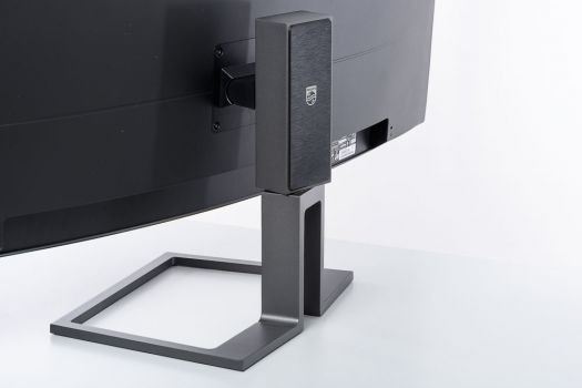 Kabelführung am Standbein des Philips 499P9H
