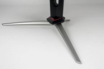 Metallische Füße sorgen für einen stabilen Stand des Acer Nitro XV273KPbmiipphzx