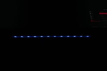 Die Lichtleiste für die Effekte befindet sich unterhalb des Monitors