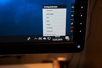 Auswahl Modus Benutzerfarbe im OSD des Monitors