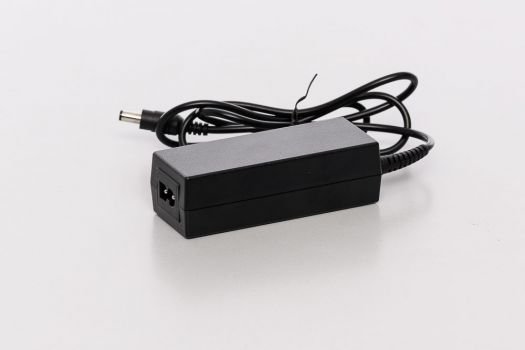 Handliches externes Netzteil des AOC 27V2Q