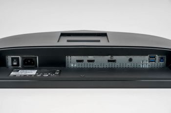 Der Acer XV272UP verfügt über eine gute Konnektivität