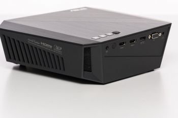 Stereo-Lautsprecher mit 2 x 3 Watt plus 8-Watt-Subwoofer