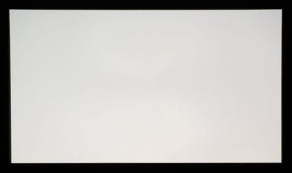Weißbild: Keine nennenswerten Abweichungen bei Helligkeitsverteilung und Farbhomogenität