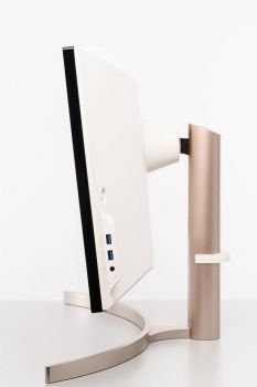Ansicht des LG 49WL95C-W seitlich