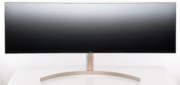 Ansicht des LG 49WL95C-W von vorn in der höchsten Stellung