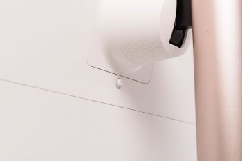 Standbeinhalterung auf der Display-Rückseite mit Push-Button