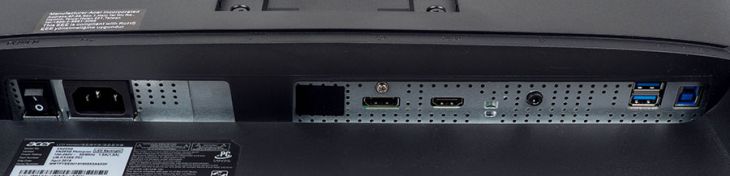Mit je einer HDMI- und DisplayPort-Schnittstelle stehen nur die Nötigste Siganleingänge zur Verfügung