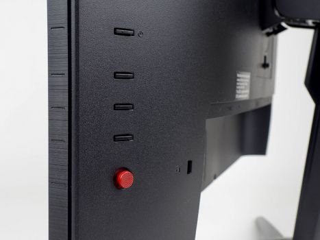 Vier Funktionstasten und der Fünf-Wege-Joystick bilden die Bedieneinheit