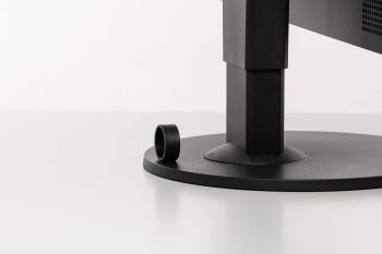 Kabelführung des Eizo CG319X in Position 2