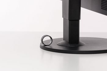 Kabelführung des Eizo CG319X in Position 1