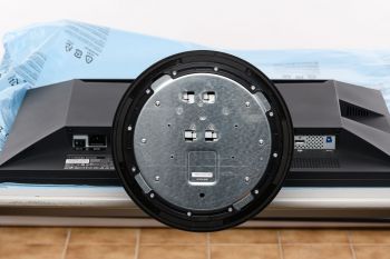 Drehteller vom Standfuß von unten