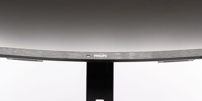 Kräftige Lautsprecher mit 2 x 5 Watt und erstaunlich gutem Klang