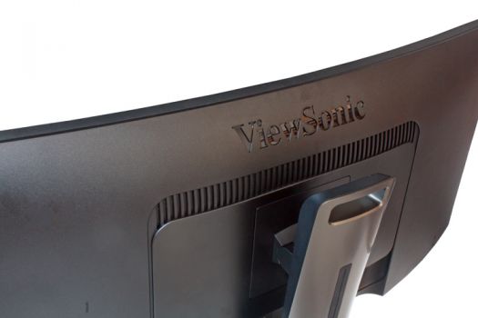Rückseite des ViewSonic VP3481 mit den Lüftungsschlitzen