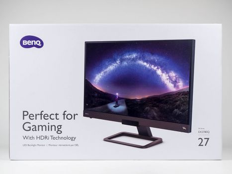 Cleanes Design des überwiegend weißen Kartons des BenQ EX2780Q
