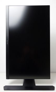 Auch in Pivot-Stellung stehen Höheneinstellung sowie Dreh- und Neigefunktion bei dem ViewSonic XG270QG zur Verfügung