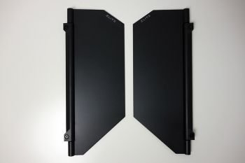 Seitliche Sichtschutzplatten sind beim ViewSonic XG270QG inklusive