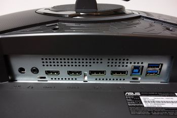 Zwei DisplayPort- und HDMI-Anschlüsse sowie USB 3.0 und Kopfhörerausgang des Asus XG27UQ