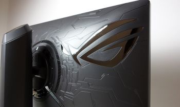 ROG-Logo auf der Gehäuserückseite mit LED-Beleuchtung