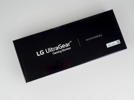 Schachtel für die Zubehörteile des LG 38GL950G-B