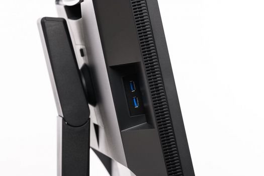 Zwei gut zu erreichende USB-3.0-Ports seitlich