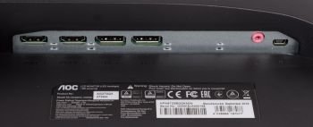 Je zwei HDMI- und DisplayPort-Anschlüsse