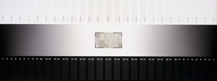 Graustufendarstellung des Asus MB16ACE
