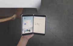 Microsoft Surface Duo (Bild: Microsoft)