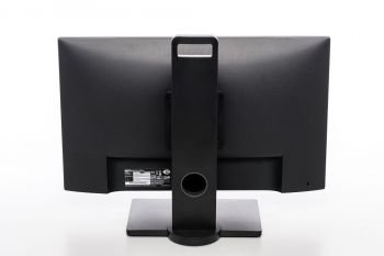 Monitor mit Ansicht hinten in der niedrigsten Stellung