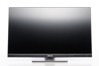 Ansicht des Monitors von vorn in der niedrigsten Stellung