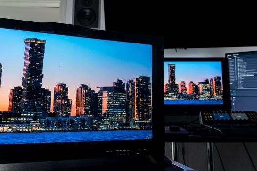 Im Direktvergleich mit dem Sony BVM-HX310 arbeitet der EIZO CG3146 absolut auf Augenhöhe – visuell wie messtechnisch ein nahezu perfektes Display in allen Lebenslagen