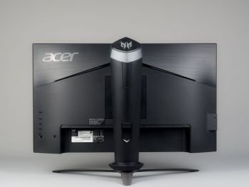 Acer XB253QGP in der niedrigsten Stellung von hinten