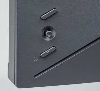 Die analogen Tasten und der 5-Wege-Joystick steuern das OSD-Menü