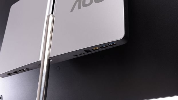 Anschlüsse des AOC U32U1 auf der Displayrückseite