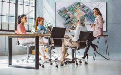 Panasonic: 4K-Signage-Monitore mit bis zu 98 Zoll Panasonic SQE1-Serie (Bild: Panasonic)