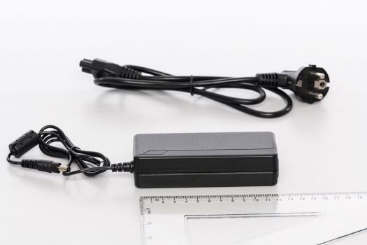 Externes Netzteil des ViewSonic M2 Projektors