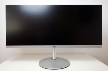 Acer CB342CKC von forne: Ganz schön breit und rahmenlos