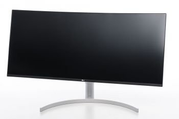 LG 38WN95C-W Ansicht 15°-Drehung nach links