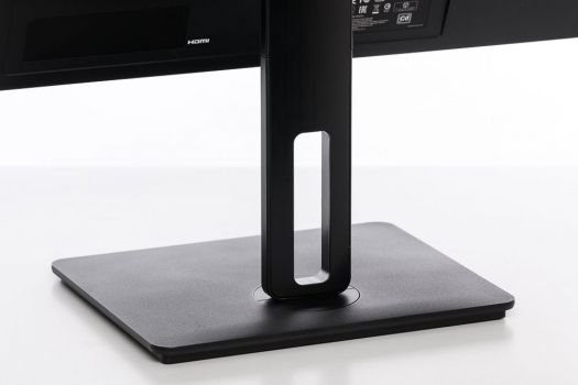 Öffnung im Standbein des MSI PRO MP271QP zur Kabelführung