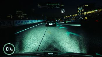 Auch Nachtrennen wirken durch den guten Schwarzwert authentisch (Spielszene aus Forza Motorsport 7)