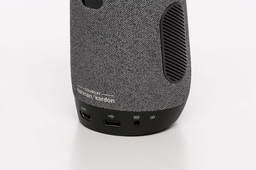 Die Lautsprecher des ASUS ZenBeam Latte L1 mit 2 x 5 Watt, powered by harman/kardon
